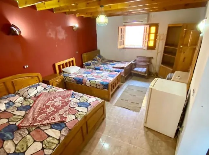 Hostel Bishbishi Camp *