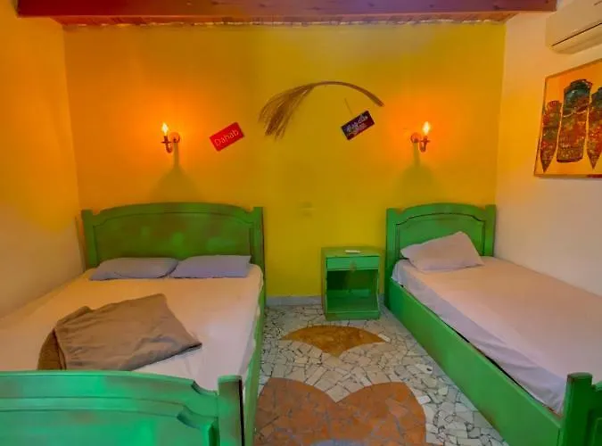 Hostel Bishbishi Camp *