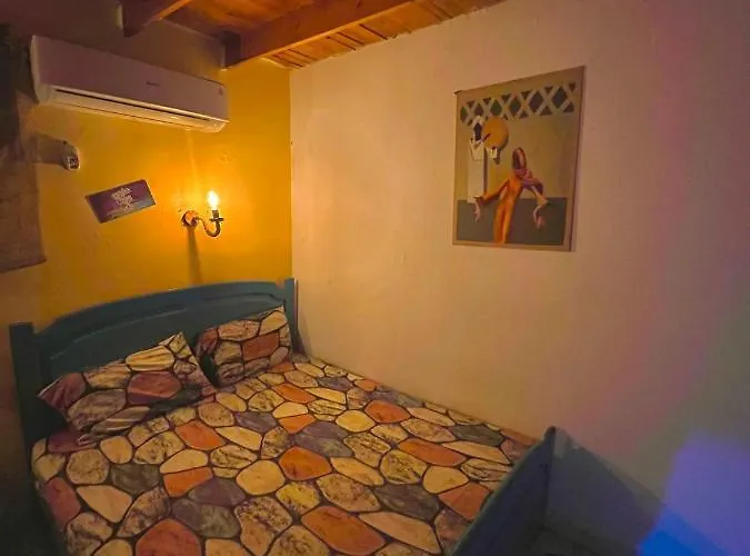 Bishbishi Camp Hostel *