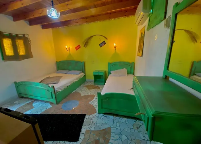 Bishbishi Camp Hostel *